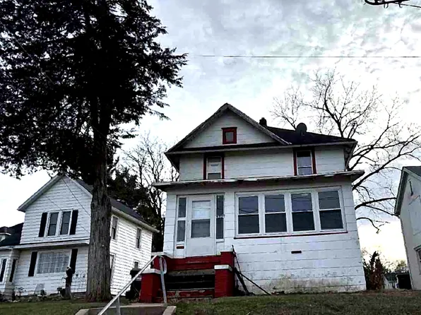 537 E Empire St, Freeport, IL 61032