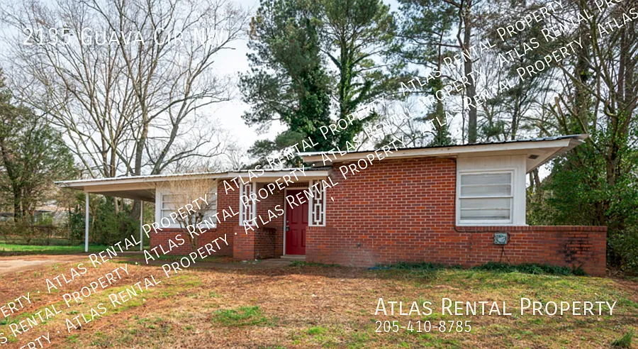 Cozy & Renovated 3BR Home in Huntsville Move-In Ready! — Photo 1