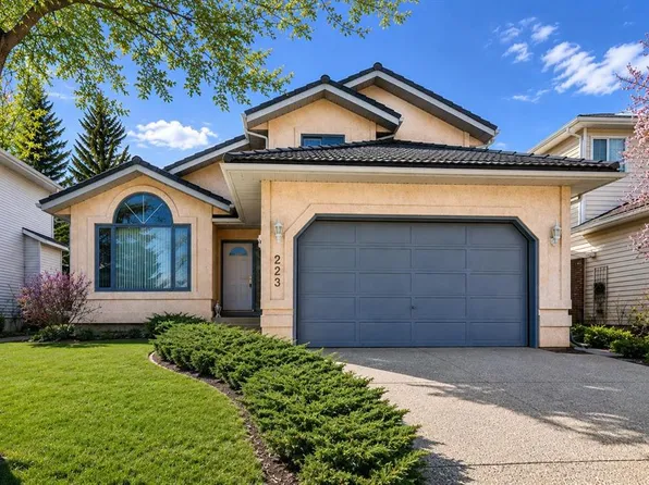 223 E Hawkstone Close NW, Calgary, AB T3G 3P3