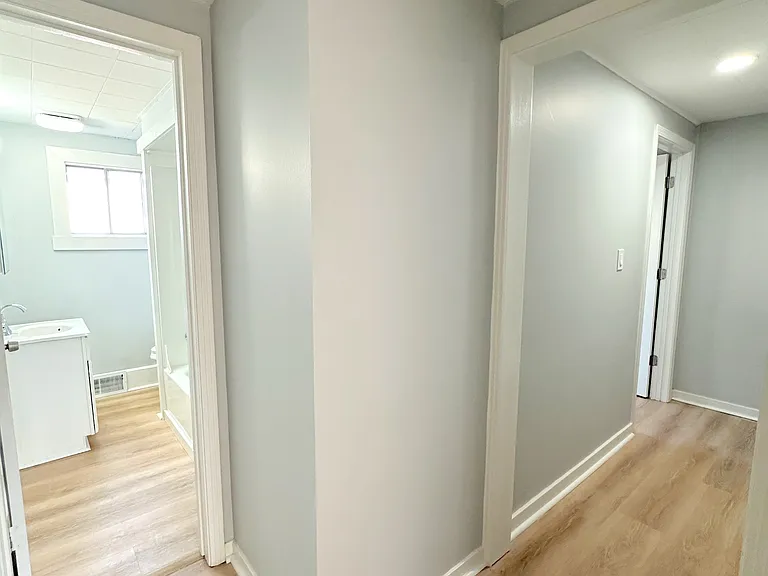 209 Mary St — Photo 13