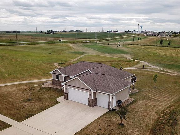 3rd image of 701 Nicklaus Dr
