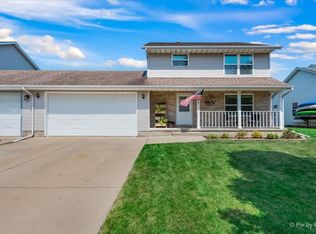 717 Redwood Ct, Genoa, IL 60135