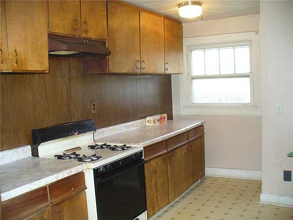 2nd image of 1521 N Grant Ave