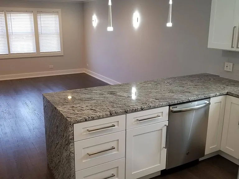 6726 N Artesian Ave #2 — Photo 14