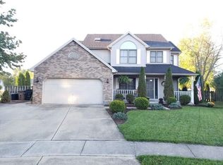 3243 Berkdale Dr, Columbus, IN 47203