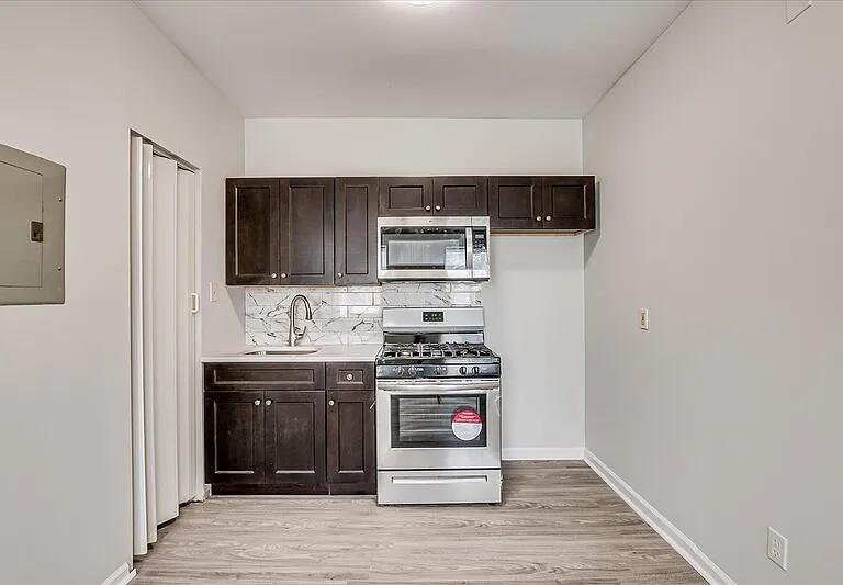 213 Hall Ave #5 — Photo 6