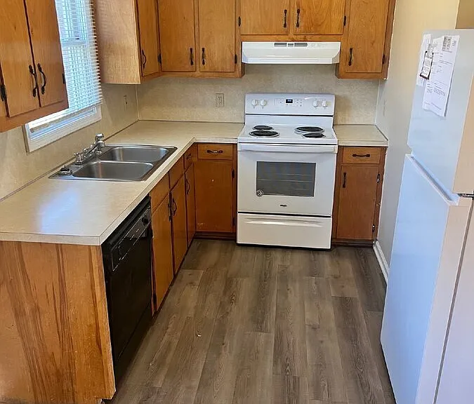 1374 Reservoir St #B — Photo 7