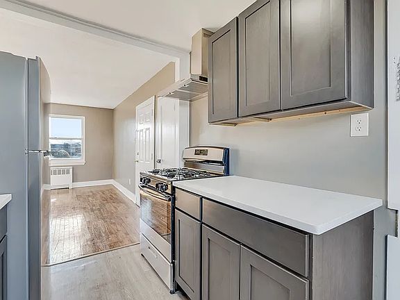 2nd image of 1008 N Main St #29D