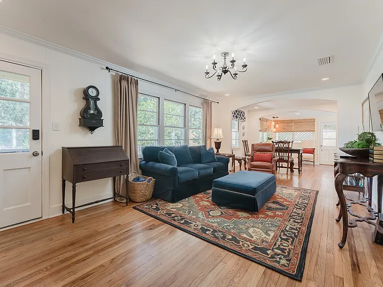 121 Redfern Dr — Photo 12