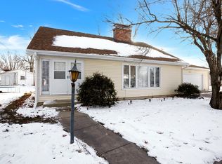 317 W Glover St, Ottawa, IL 61350