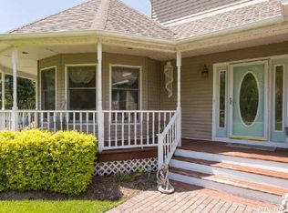 12 Anna Ct, Wading River, NY 11792