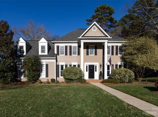 2838 Oxborough Dr, Matthews, NC 28105