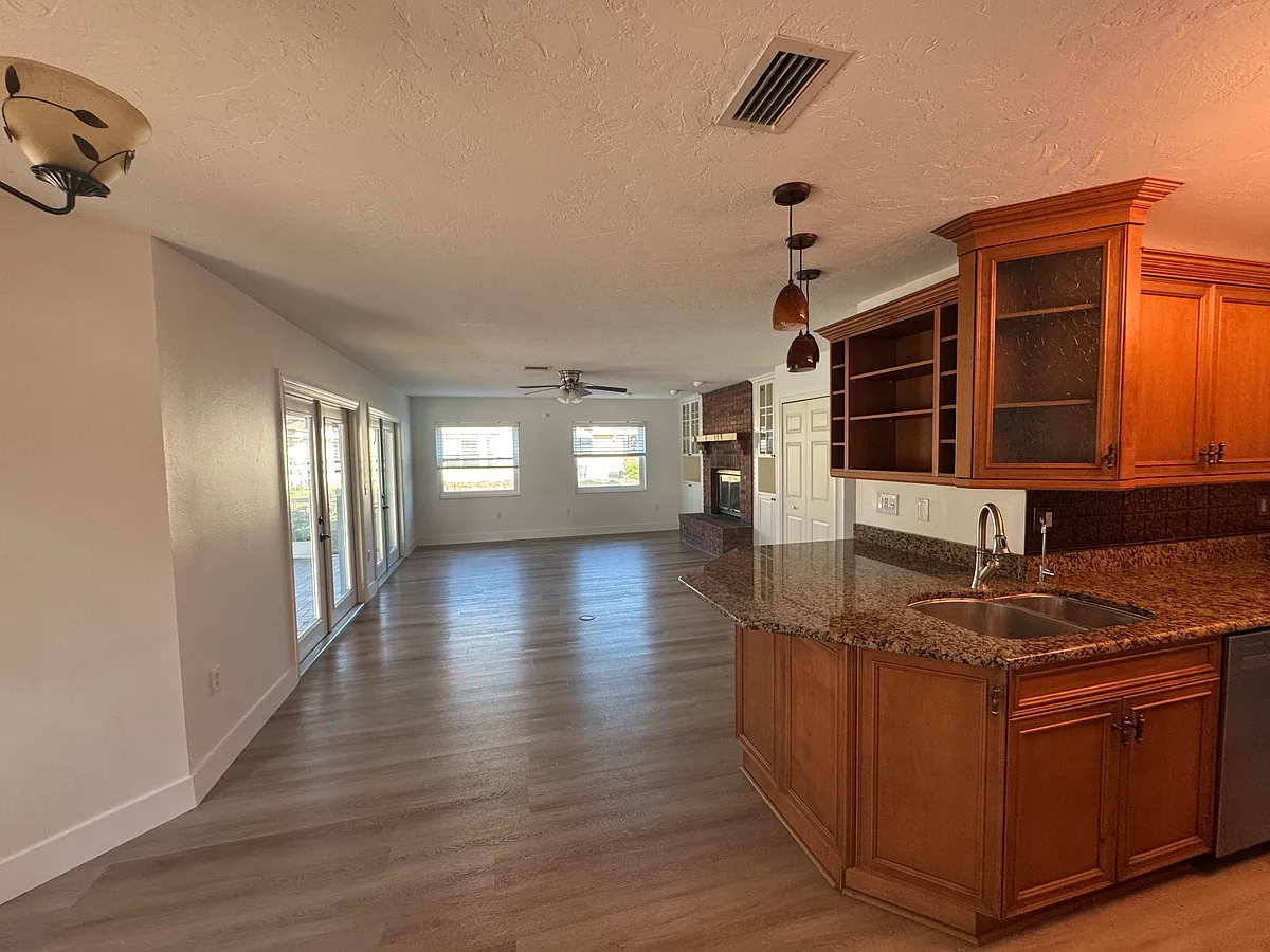 Building Photo - 601 Shetland Cir