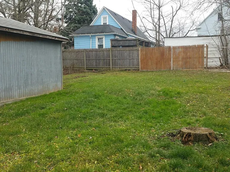 4107 Gifford Ave — Photo 3