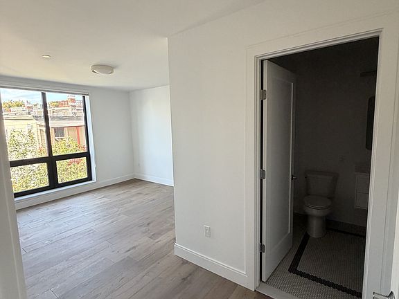 4th image of 1121 Dorchester Ave #206
