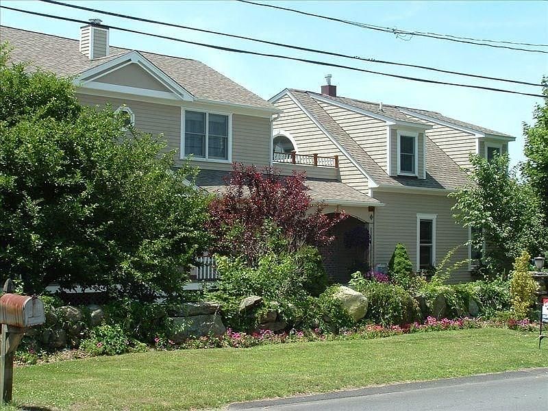 28 Palm Beach Ave, Narragansett, RI 02882 Zillow