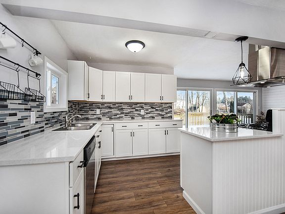 4th image of 10760 Westdale Dr