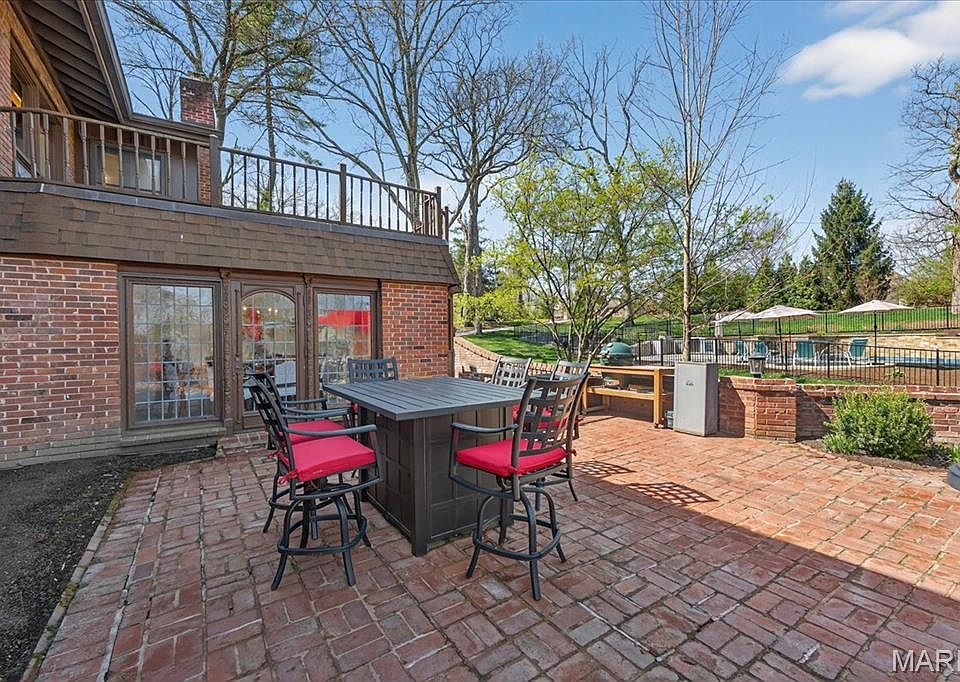 34th image of 10 Vouga Ln