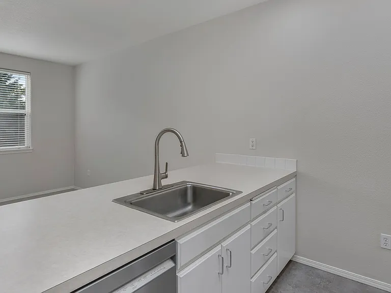 4745 SW 2nd Ave — Photo 12