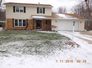 5455 White Post Rd, Bettendorf, IA 52722