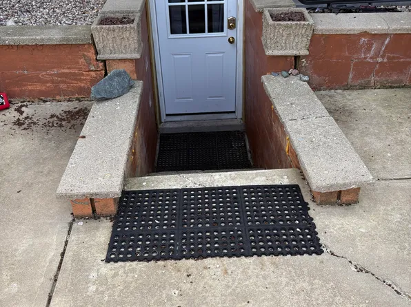 531 Orchard Ln, Beecher, IL 60401