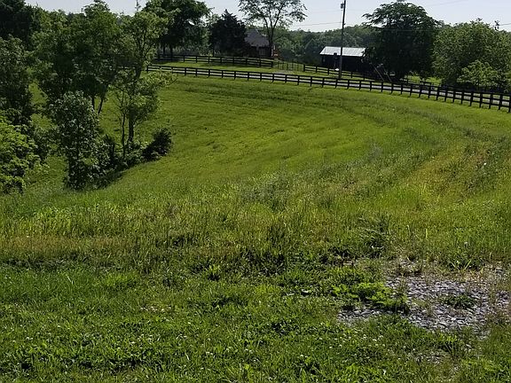 3rd image of 277 Melva Brook Ln