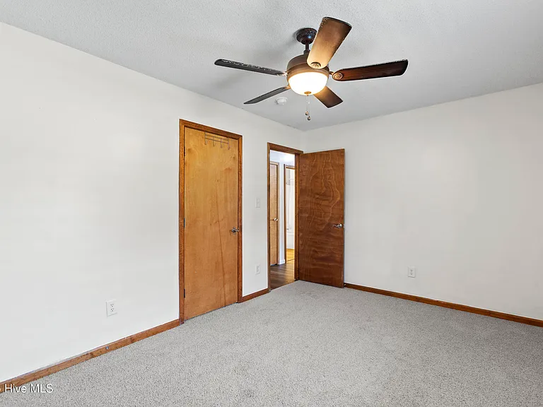 103 Nicole Ct — Photo 15