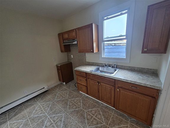4th image of 127 W Parmenter Street