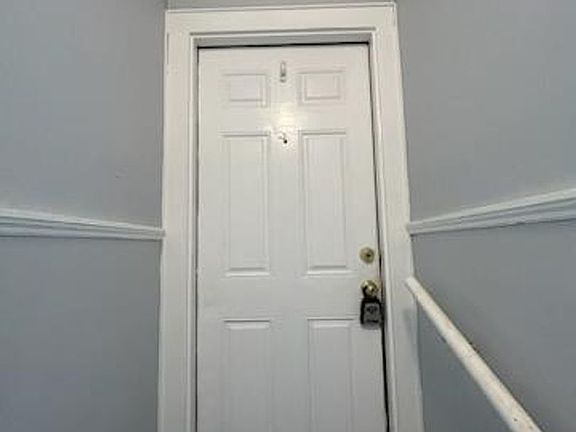 4th image of 600 Joughin St APT 3