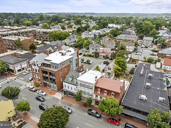 4th image of 415 William St