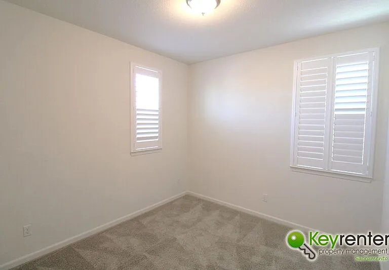 1061 Chapelhill Ln — Photo 29