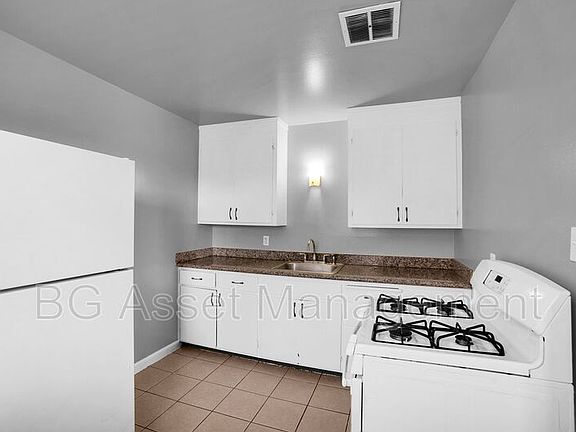 4th image of 922 Carlson Blvd APT 8