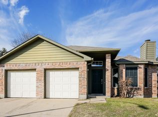 8420 Cloverglen Ln, Fort Worth, TX 76123