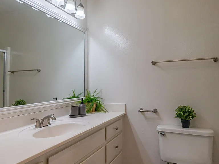 Continental Apartment Homes — Photo 17