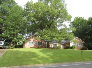 905 N 26th St, Arkadelphia, AR 71923