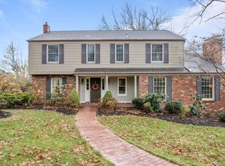2170 Meadowmont Dr, Pittsburgh, PA