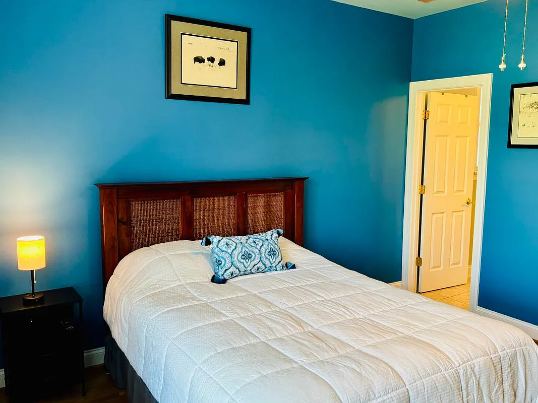 1 bed, 1.0 bath, 4200 sqft, $2,000 — Photo 3