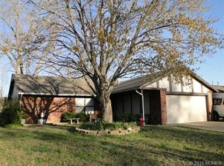 1217 S 29th St, Broken Arrow, OK 74014