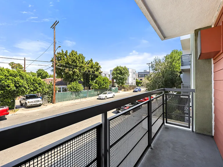 5161 Riverton Ave #107 — Photo 9