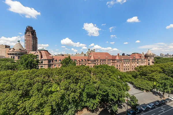 Sold by Douglas Elliman | media 25