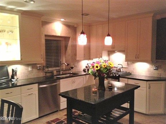 4th image of 47877 Thistle Dr