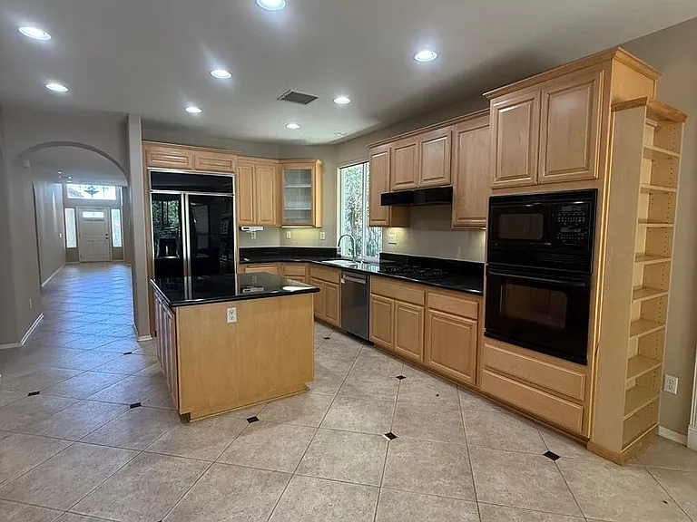 20721 Vercelli Way — Photo 7