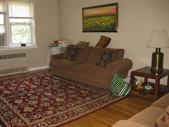 3rd image of 24 Mulford Pl #00