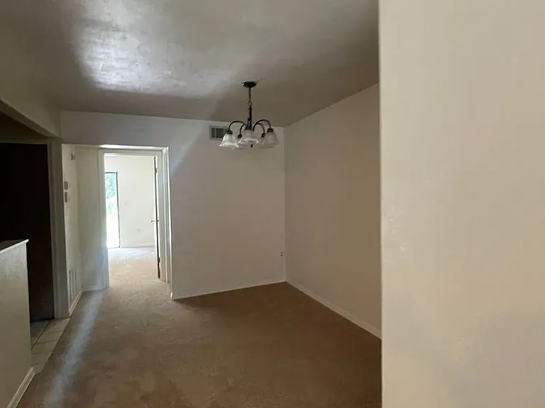 3504 NW 37th Ave — Photo 11