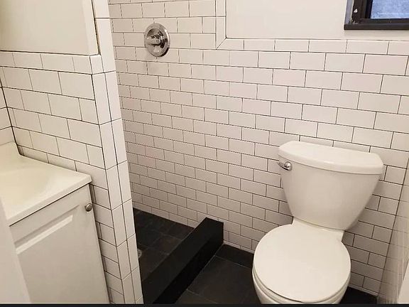 5th image of 332 E 77th St APT 16
