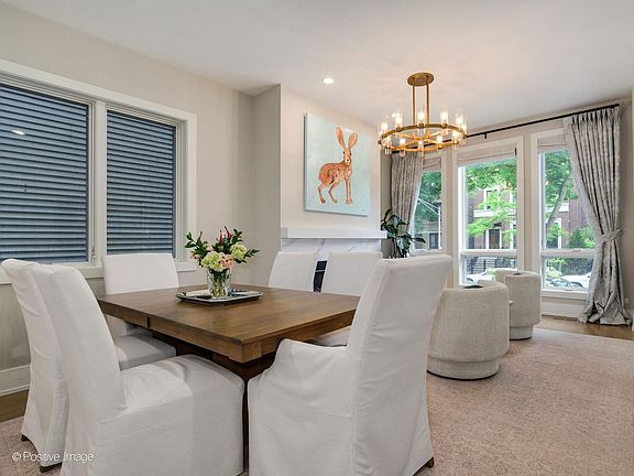 4th image of 1933 N Kenmore Ave #1