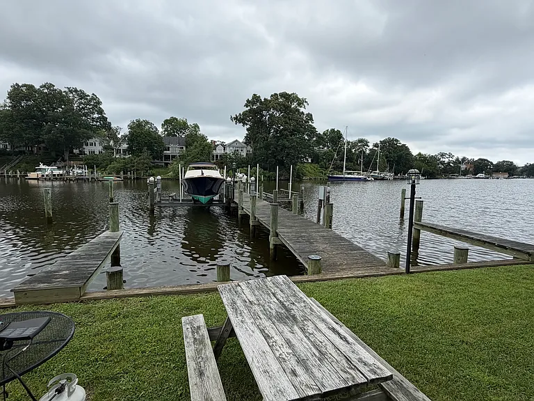 Boat slip