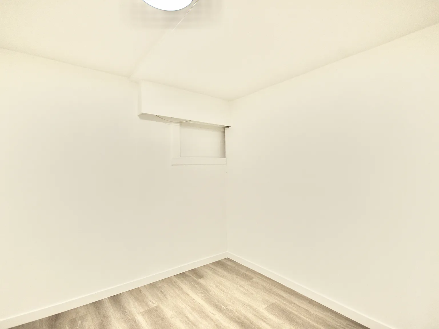 2 bed, 800 sqft, $2,300 — Photo 4