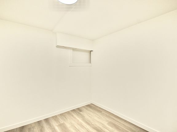 4th image of 1654 Venables St #1