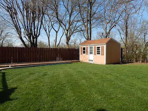 2nd image of 817 Lea Castle Pl